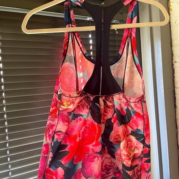 lululemon SECRET GARDEN Lightened Up Singlet - no size, most likely 4 - Picture 6 of 10